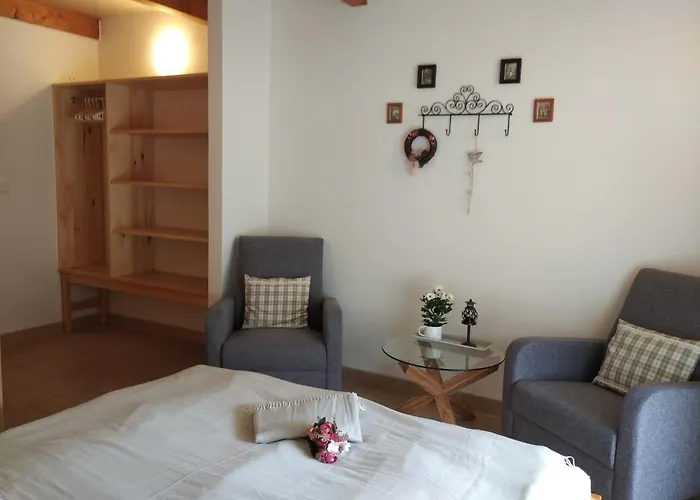 Konukevi Statek Bily Dvur 3*